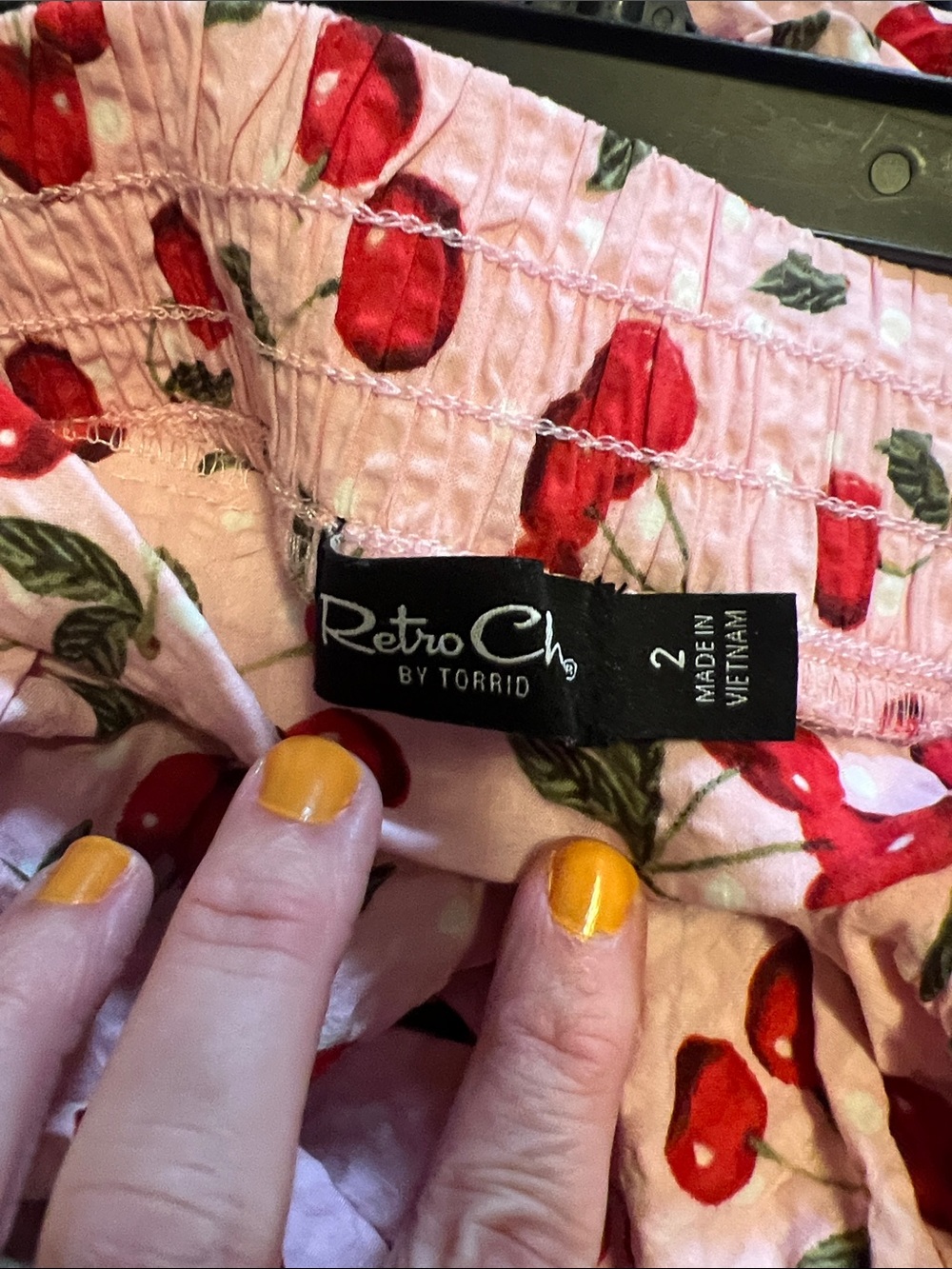 Retro Chic 🍒 Midi Skirt - Picture 2 of 9